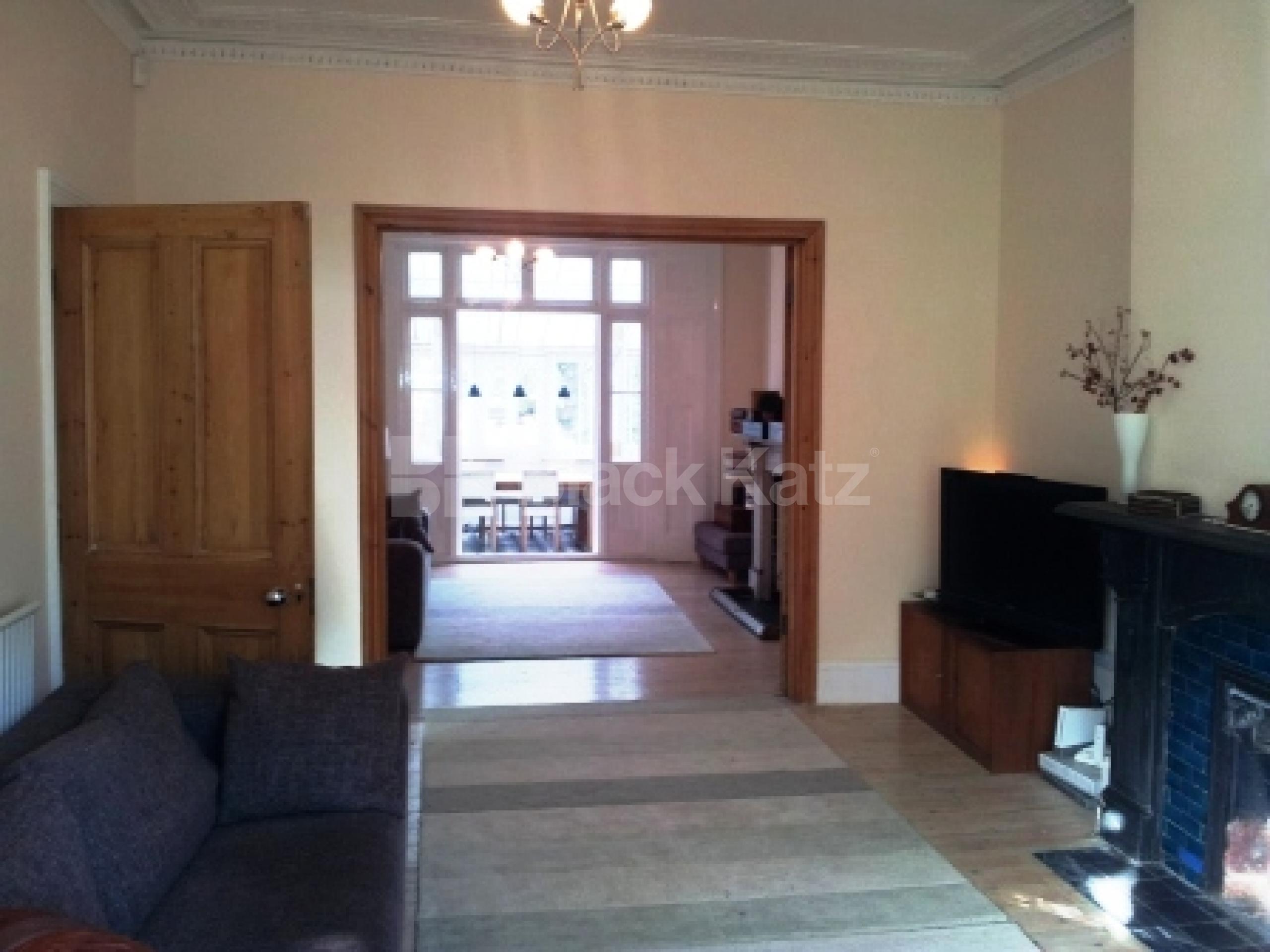 			5 Bedroom, 1 bath, 1 reception House			 Weston Park, CROUCH END N8